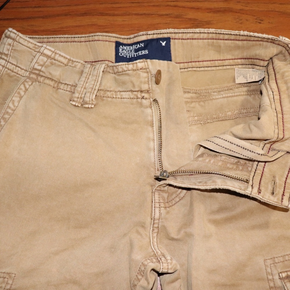 Men’s American Eagle Khaki Cargos W30 x L30